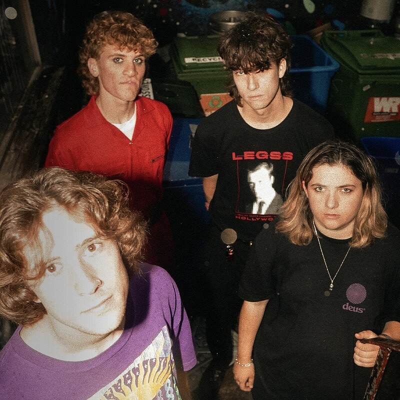 Kudos + Dirtsharks & Birdfeeder at Crofters Rights