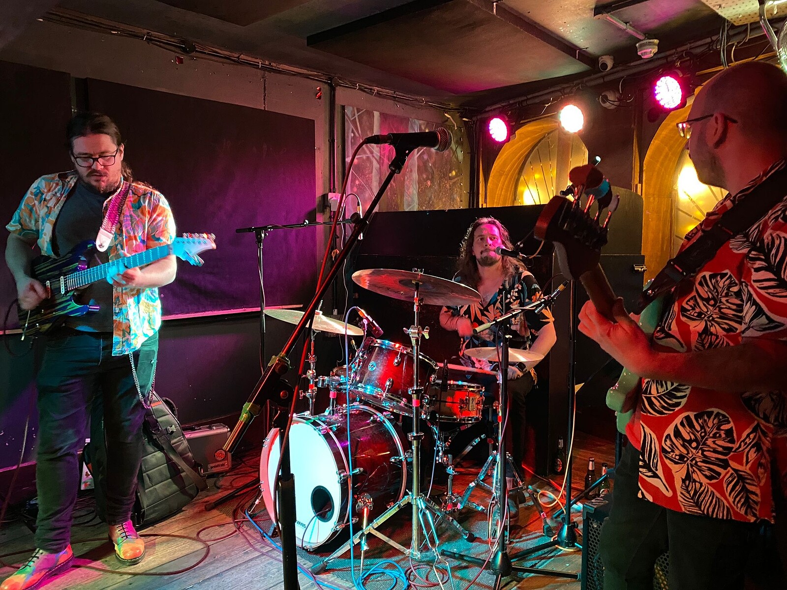 Bandeoke - feat. Cut The Mustard at Mr Wolfs
