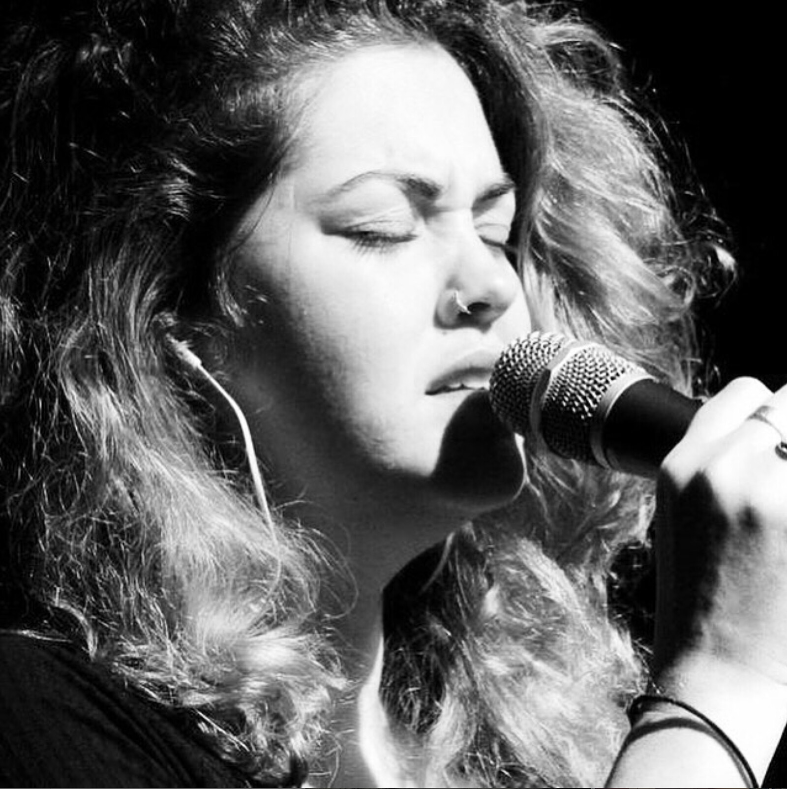 Yetii ft. Louise Victoria at The Greenbank Pub, Easton