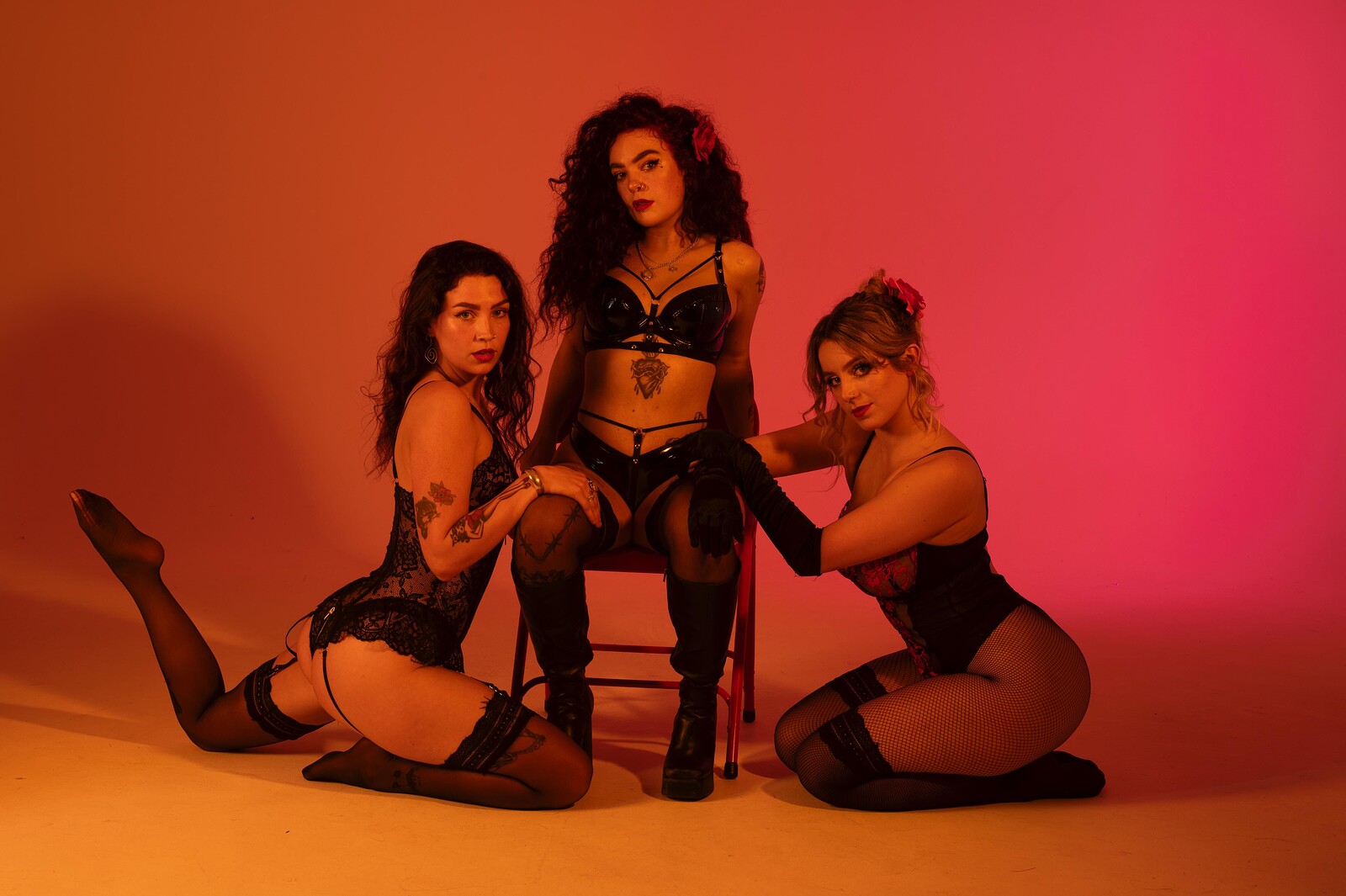 Everglowing Burlesque Solo Photo Shoot at Cloak