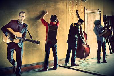 Woody Pines at The Canteen