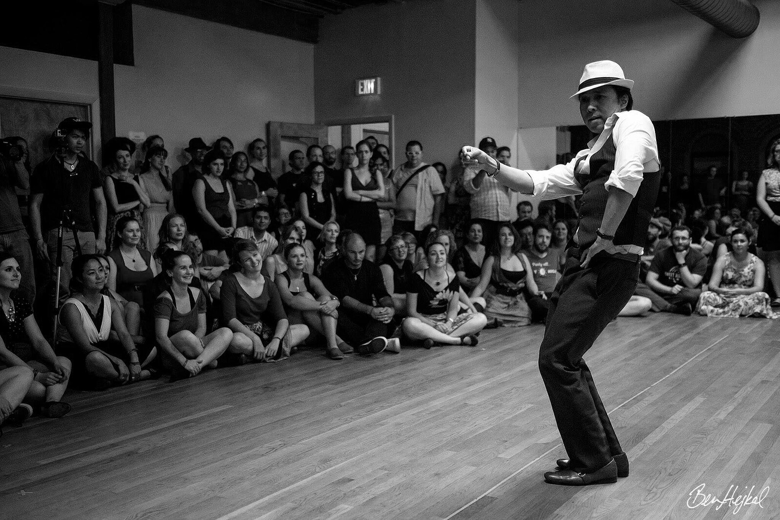 Blue Mondays with Dexter Santos 9th June at The Boardroom