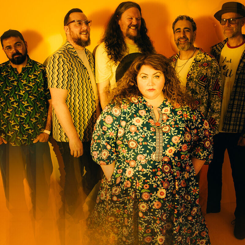 Ríoghnach Connolly & Honeyfeet - The Heads, Hearts and Hooves tour at The Trinity Centre