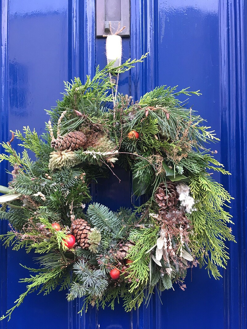 Seasonal Wreath-Making Workshop: Embrace Nature and Tradition at L'Étoile Studio