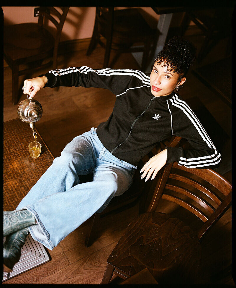 Mia Koden + friends at Strange Brew