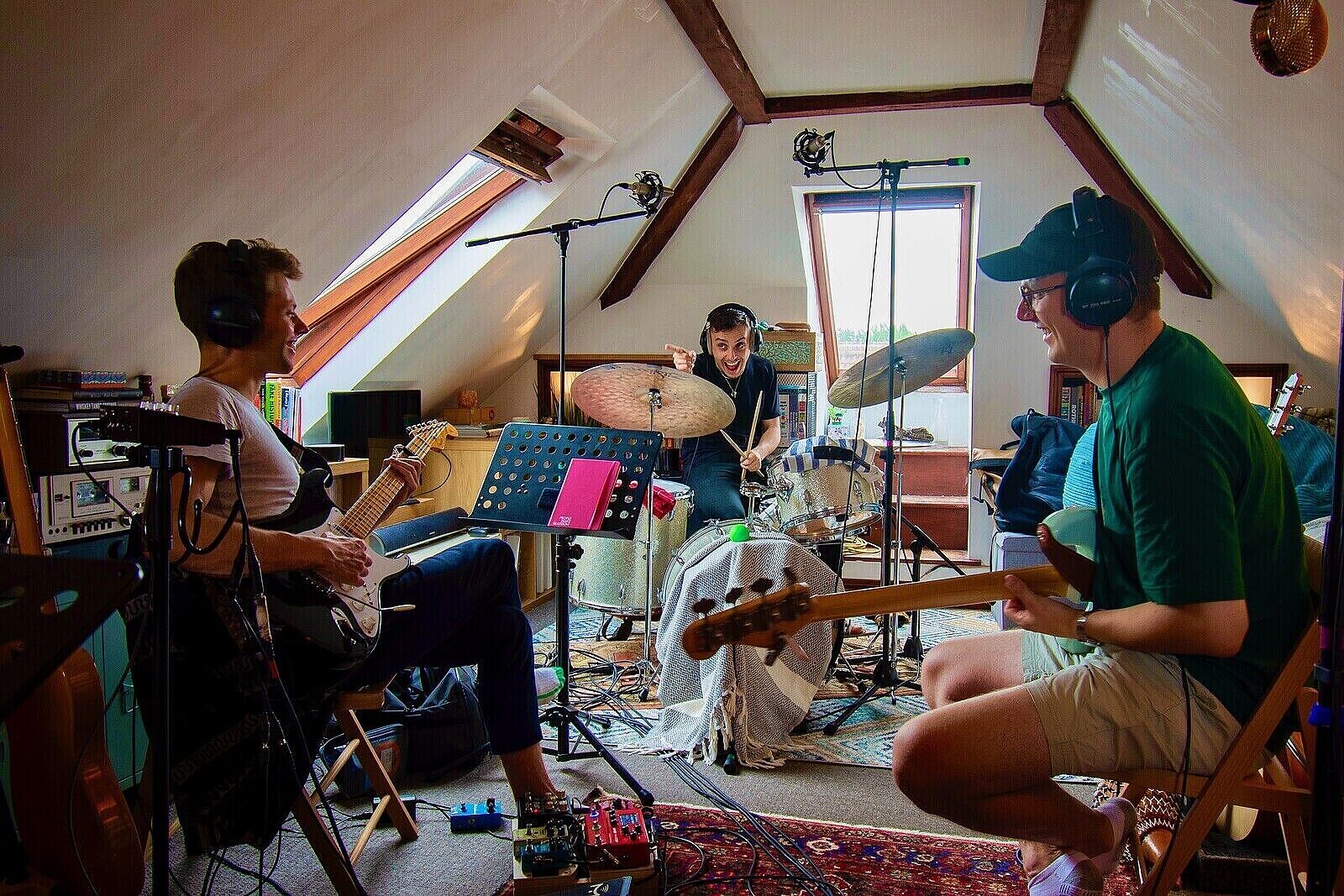 Los Gusanos + DJ  Rubba Riddims at The Canteen