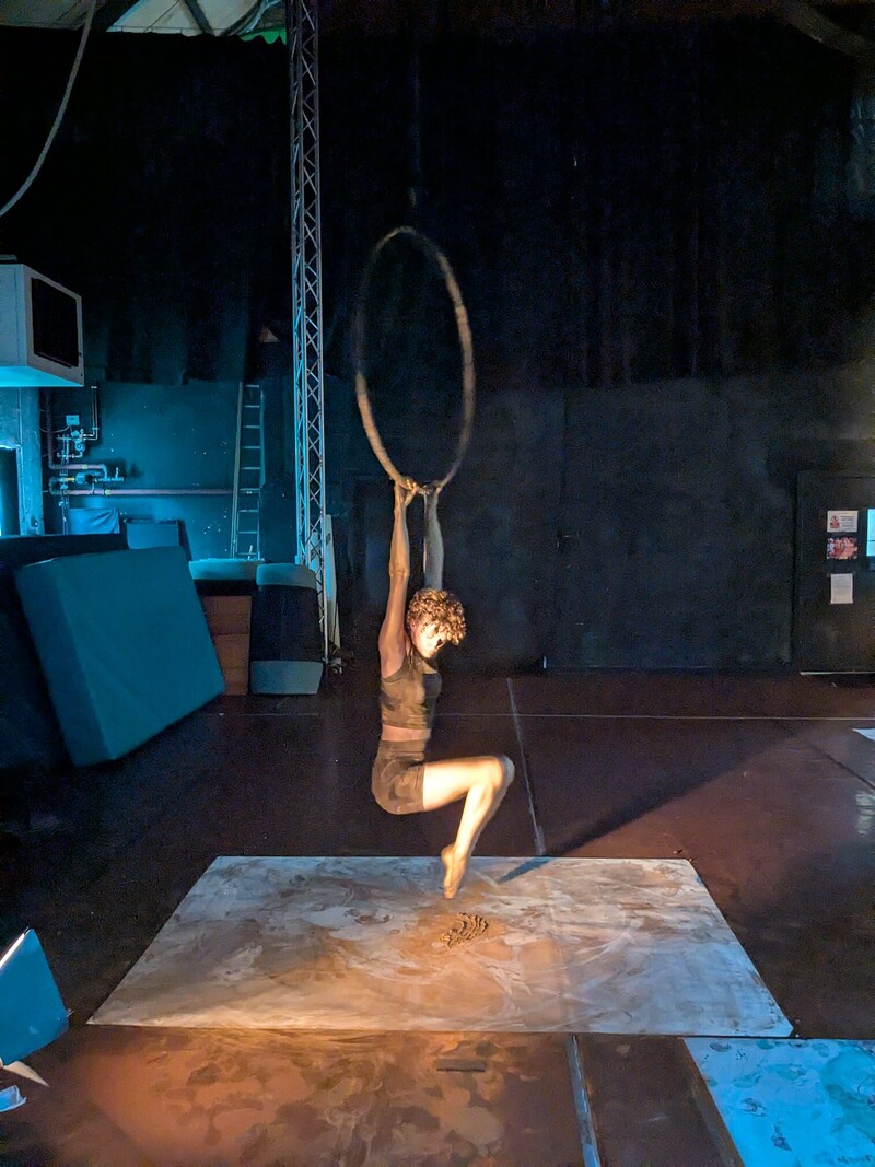 Circus as Drawing at Circomedia