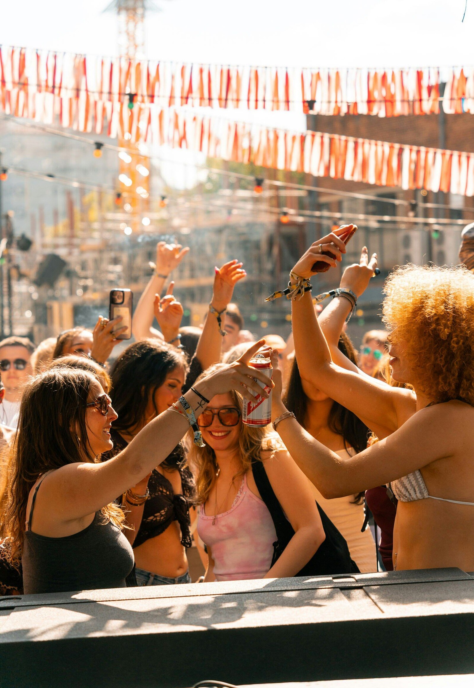Ibiza Classics: 30+ Daytime Clubbing at Lakota