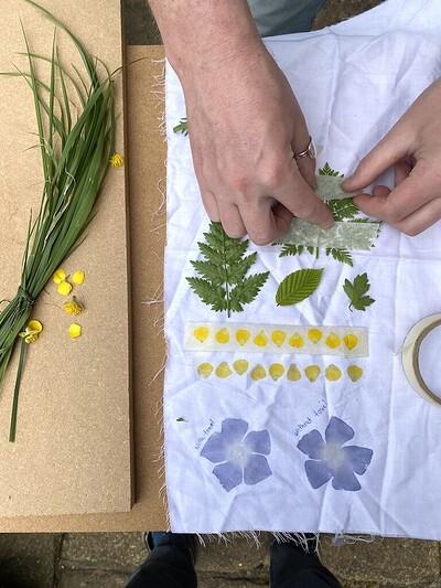 Flower Pounding Workshop at KIT FORM