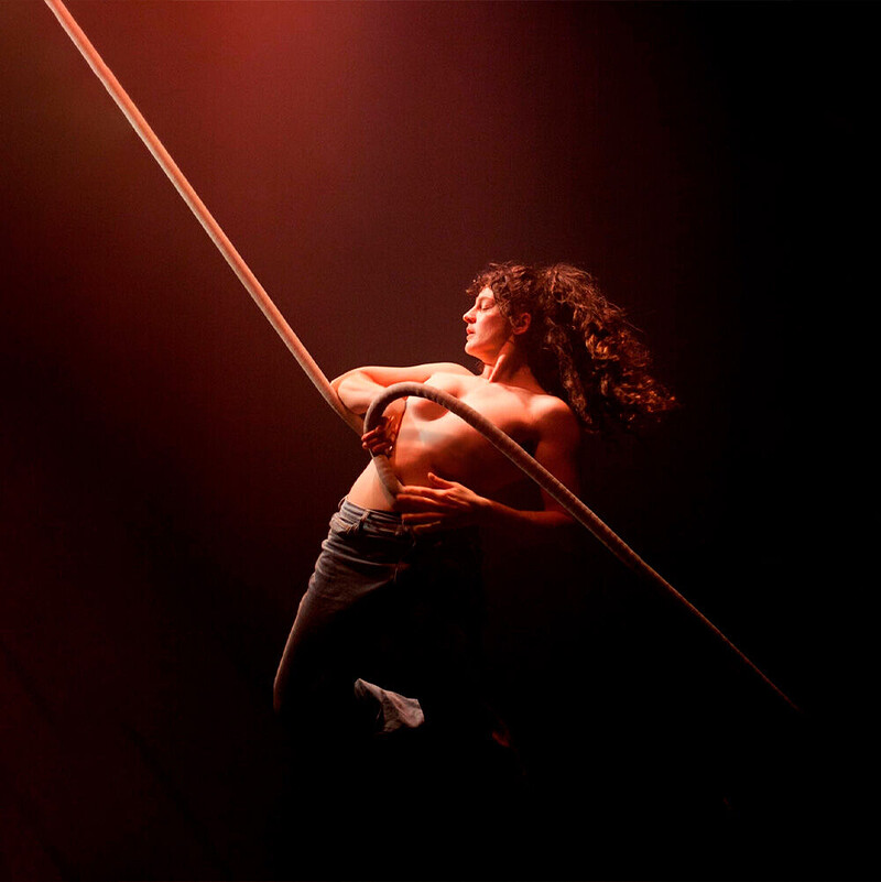 A Spectacle of Herself at Circomedia