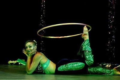 Toes, Elbows, Knees and Throws - Hula Hoop Worksh at Centrespace Gallery