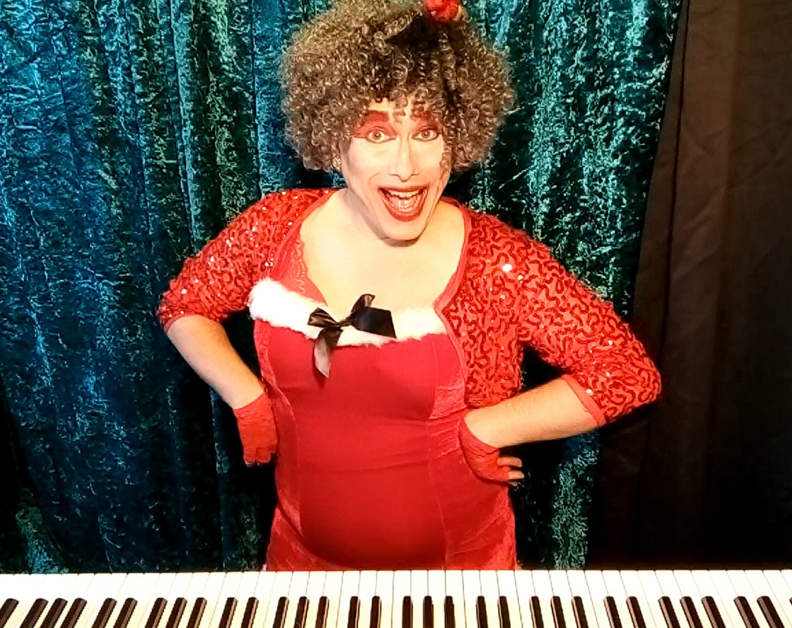 A Very Smutty Christmas on tour at The Star Inn at The Star Inn, 13 Bank Pl, Pill, Bristol, BS20 0AQ