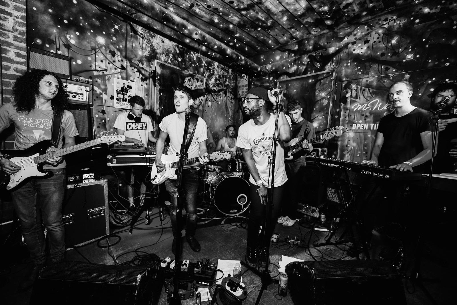 Busk Till Dawn at Mr Fitz at Mr Wolfs