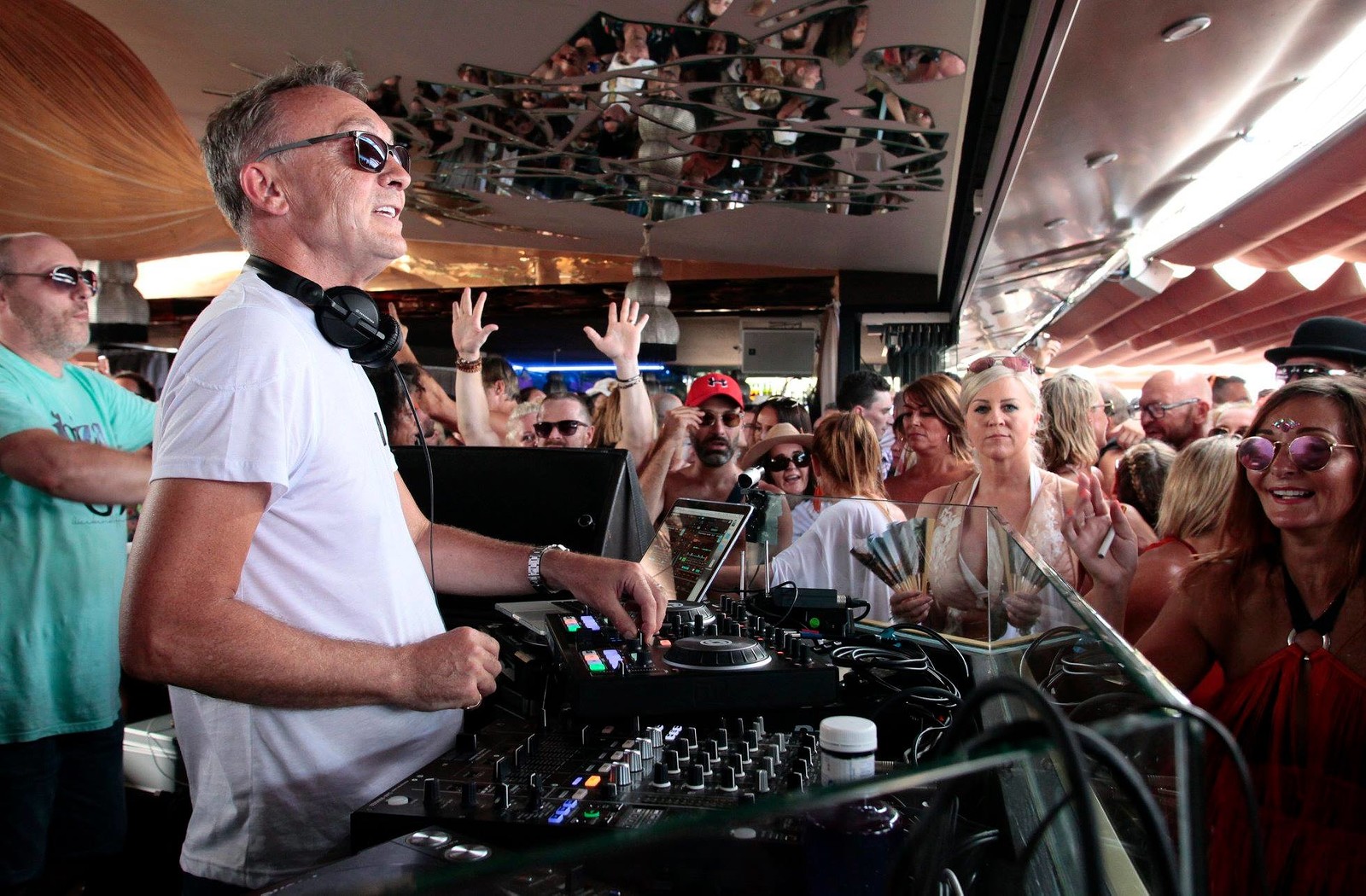 Funkagenda’s Getting Intimate with John Kelly at The Doghouse
