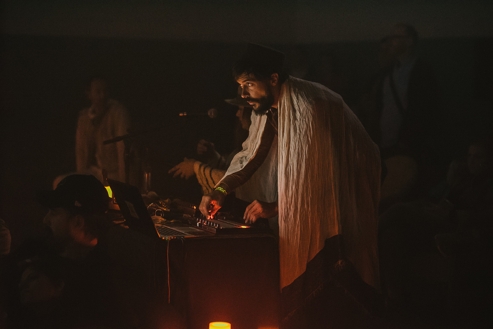 Vincent Moon presents SACRED✚S at The Cube