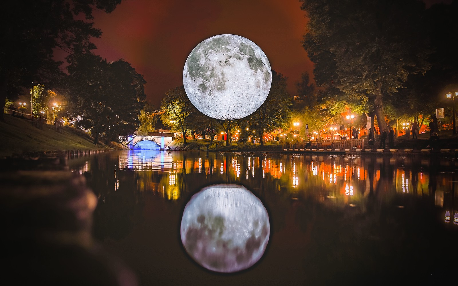 BOOK LAUNCH | LUKE JERRAM: ART, SCIENCE & PLAY at Arnolfini