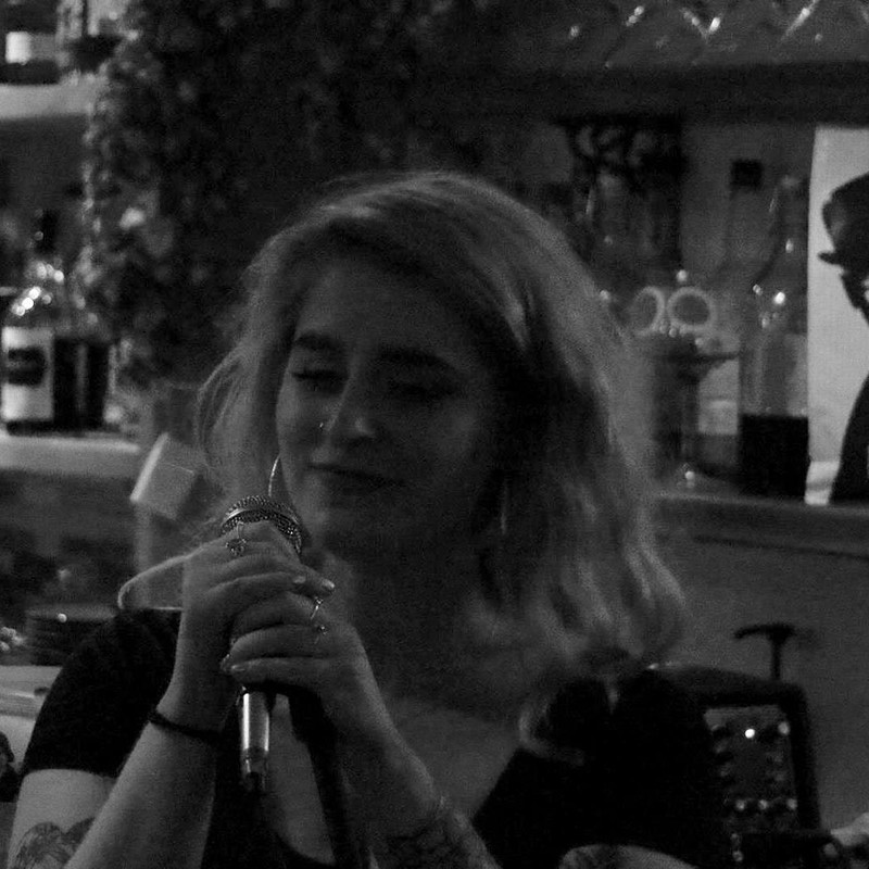 Chloe et Al at Grounded Horfield