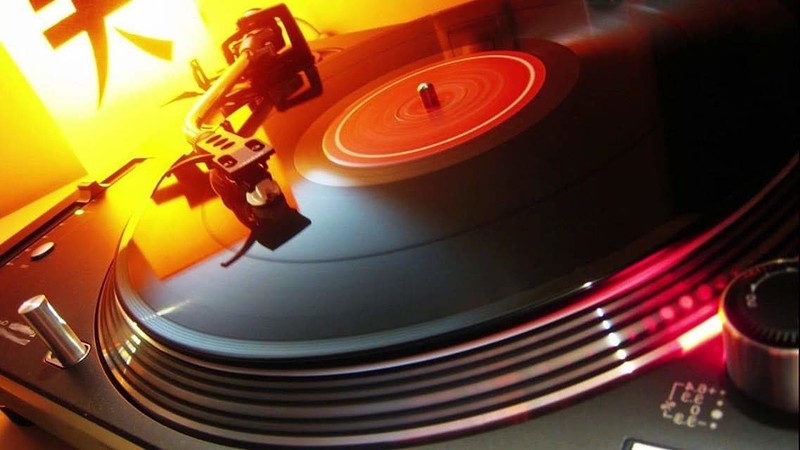 Grab a Plate - Vinyl open deck night at Flipside Cocktail Club