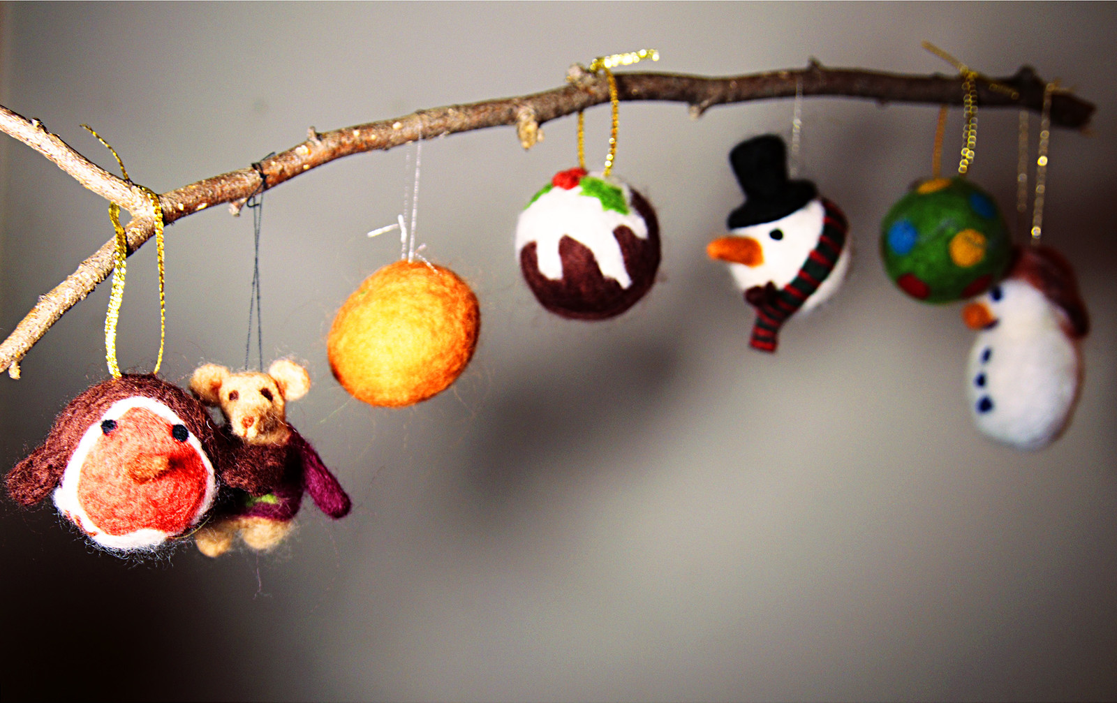 Make your own felt baubles at Unit 15