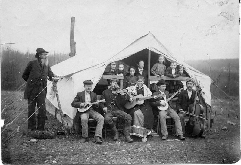 The Fordsons at The Hare on the Hill