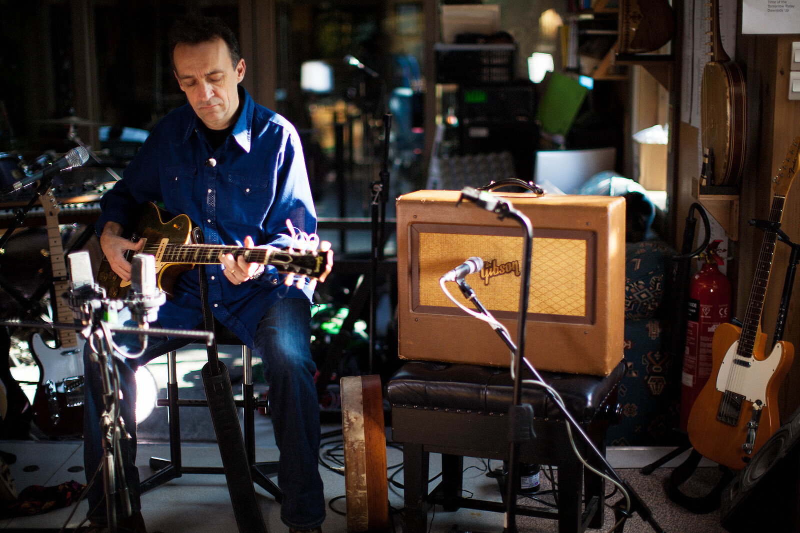 Guitar and Gimbri – Lifting Spirits at The Watershed