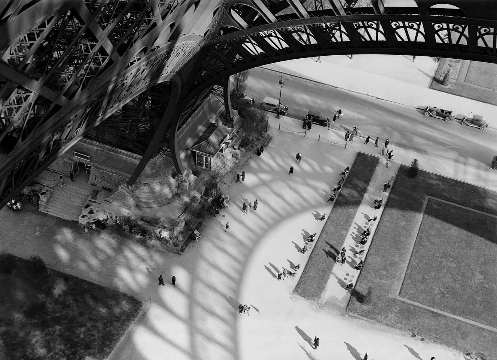 Film / Le Mystère de la Tour Eiffel at Arnolfini