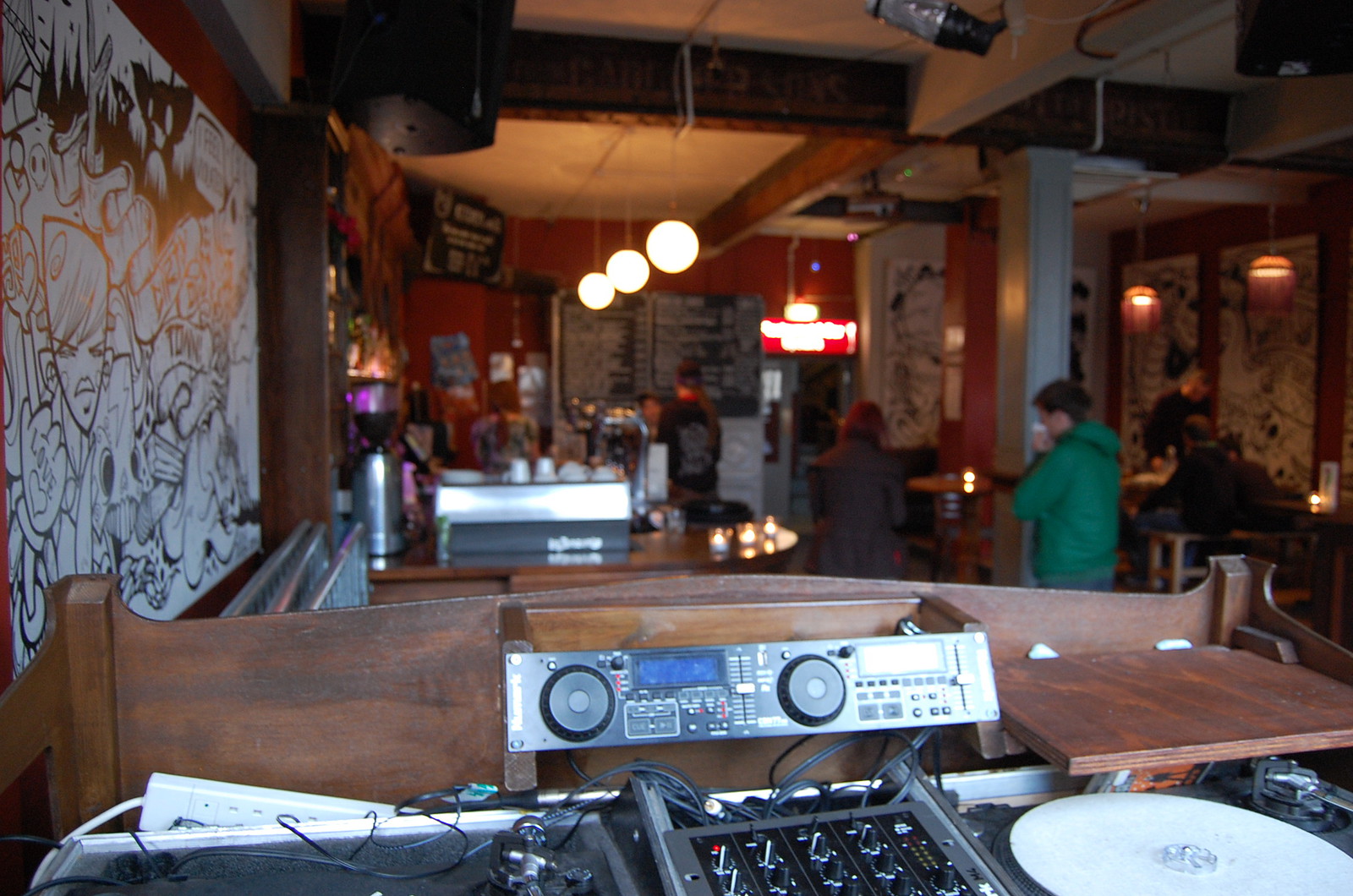 DJ Paul Robbins at Number 51