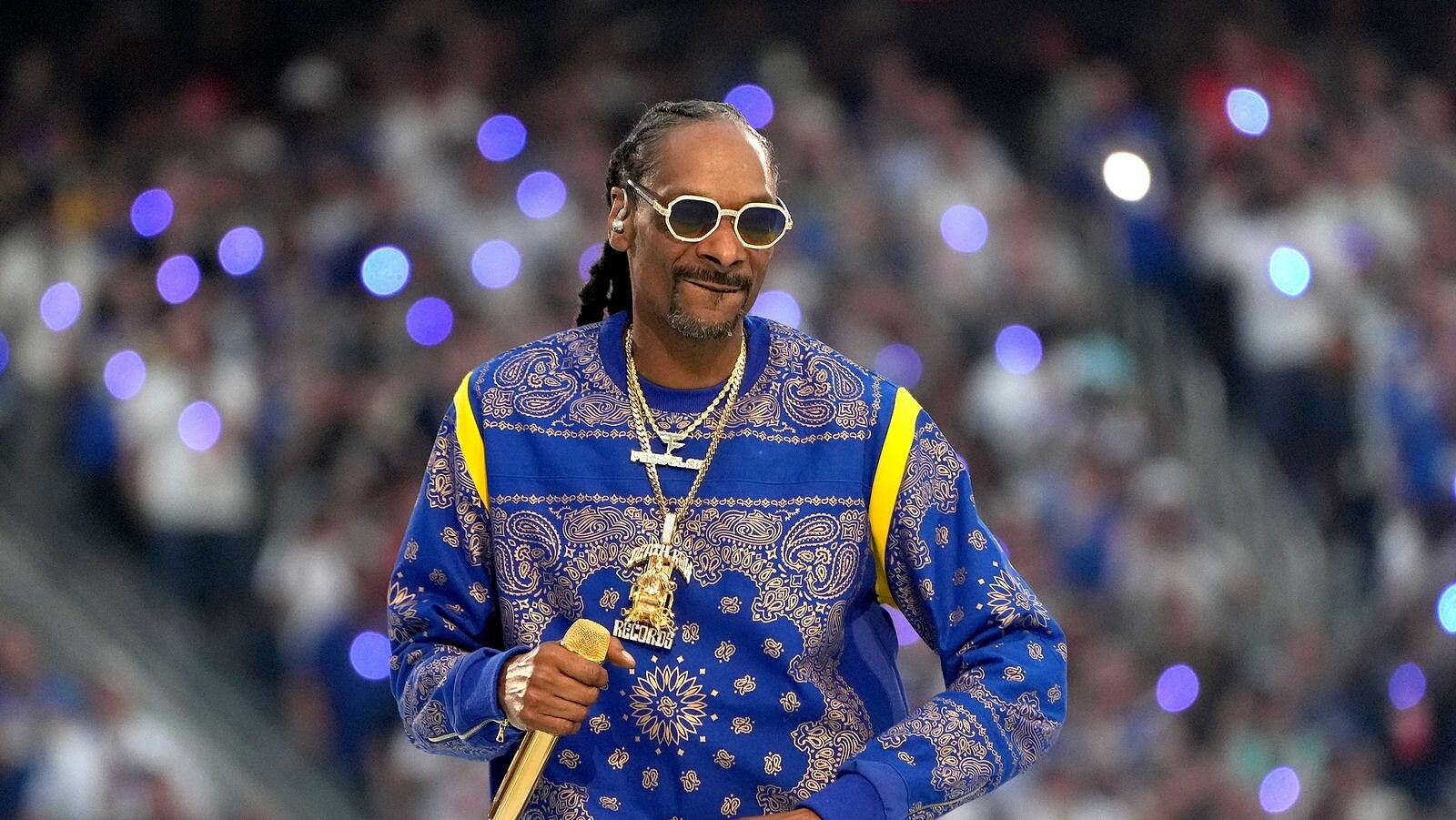 Bluetooth Bangers: Snoop Dogg's Smoke Up at Lakota