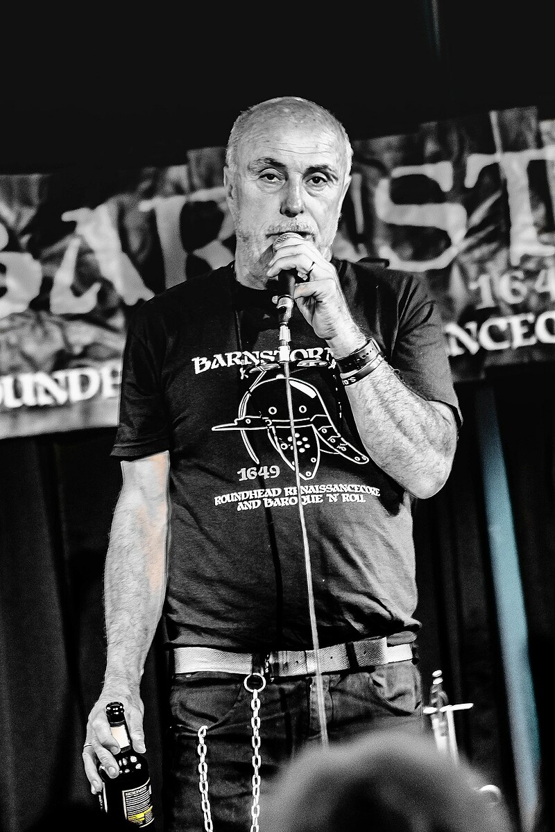 Attila the Stockbroker and Barnstormer 1649 at The Thunderbolt