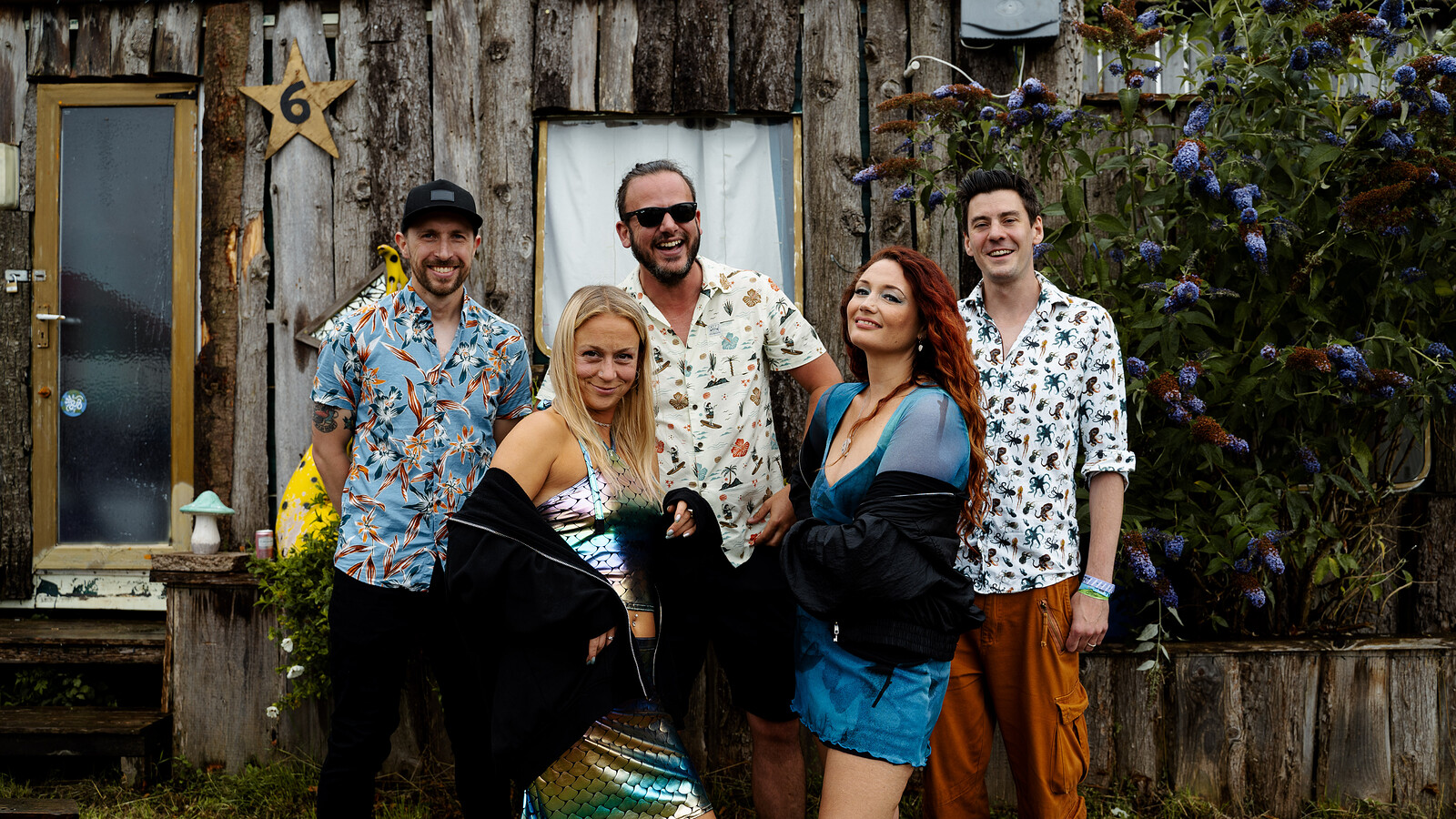 Collette The Dots + Eskimo Nebula at Mr Wolfs