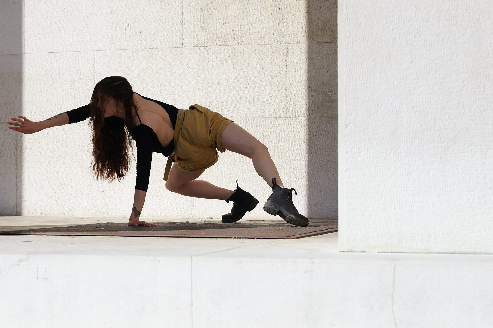 Workshop: Acro-dance with Marina Cherry at The Island