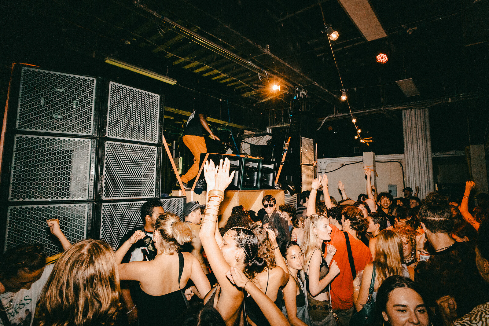 AnExperience WEEKENDER at The Black Swan