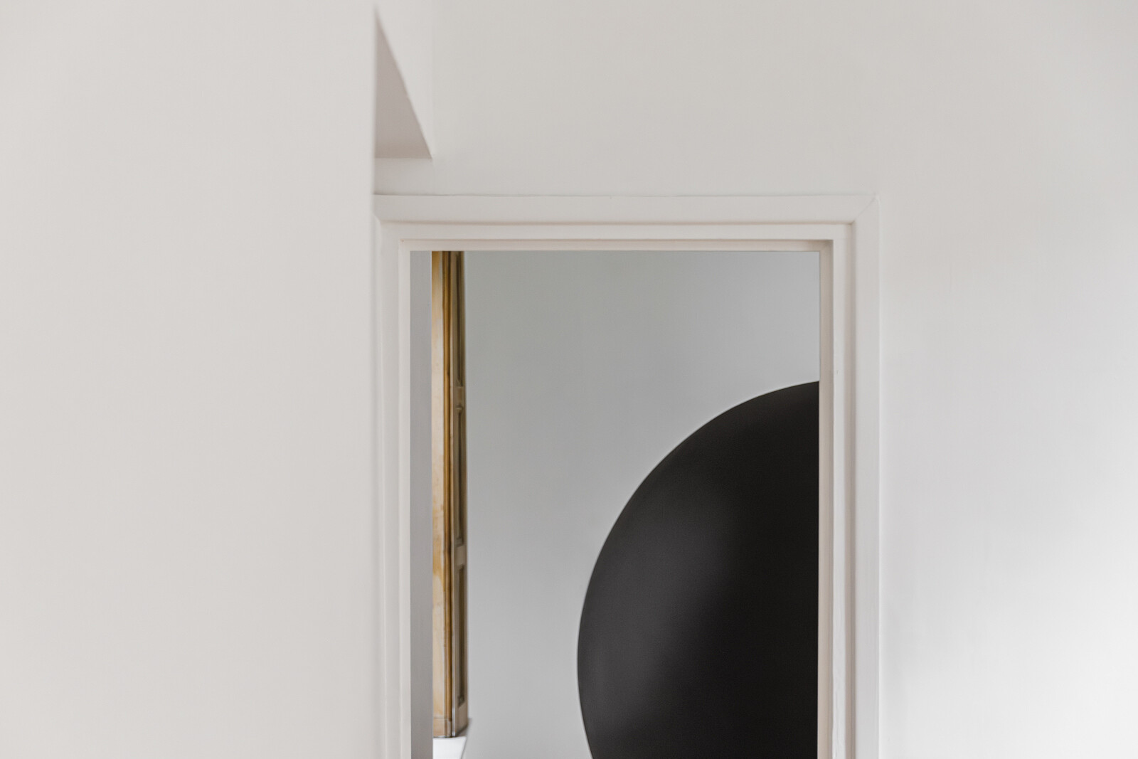 Sun + Shadow. A Solo Exhibition by Dori Deng at Serchia Gallery