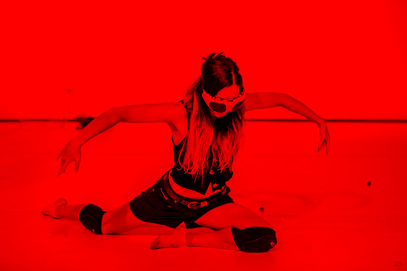 PERFORMANCE | Uncanny Valley Girl at Arnolfini