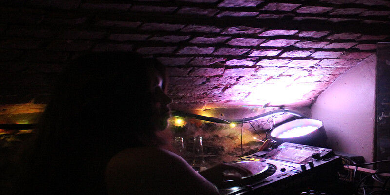 Club Roomtone w/ Adeevah & Residents at Cosies