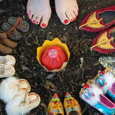 The King with Dirty Feet, by Sally Pomme Clayton at Fabularium