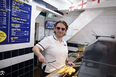 At Zoggs: Mish plays the pub classics at Mickey Zoggs