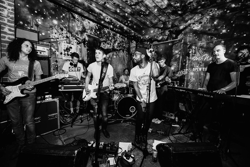 Busk Till Dawn at Mr Fitz at Mr Wolfs