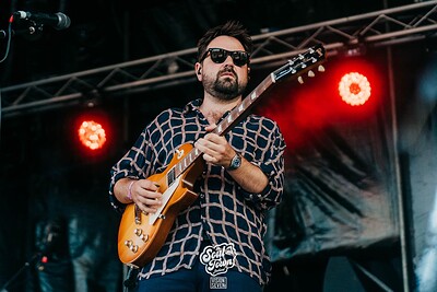 Chaz Thorogood Blues Band + Echo Den at Mr Wolfs