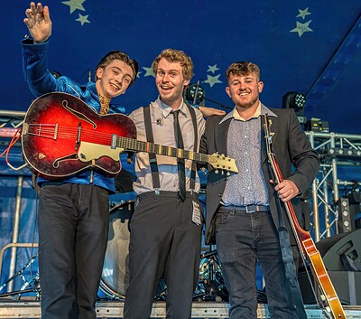 The 44s at Mr Wolfs