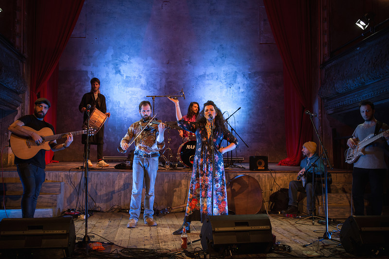 Dila V & The Oddbeats at No.1 Harbourside