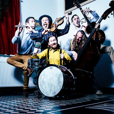 Threelanagig at No.1 Harbourside