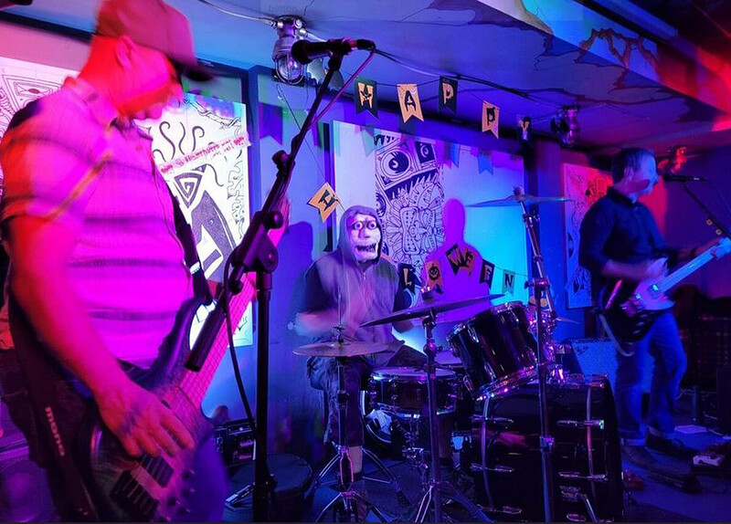 Decibels at O'Neill's, Baldwin St at O'Neill's, Baldwin St