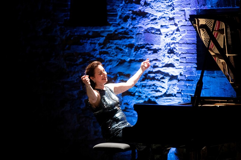 Angela Hewitt at St George's Bristol