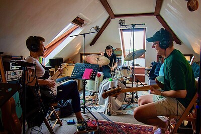 Los Gusanos + DJ  Rubba Riddims at The Canteen