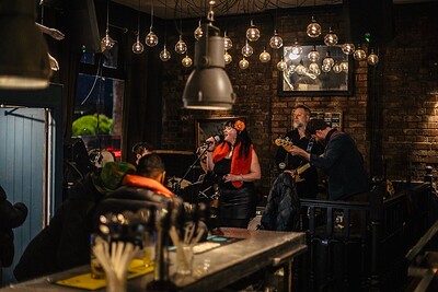 Mary & the Minatones at The Canteen