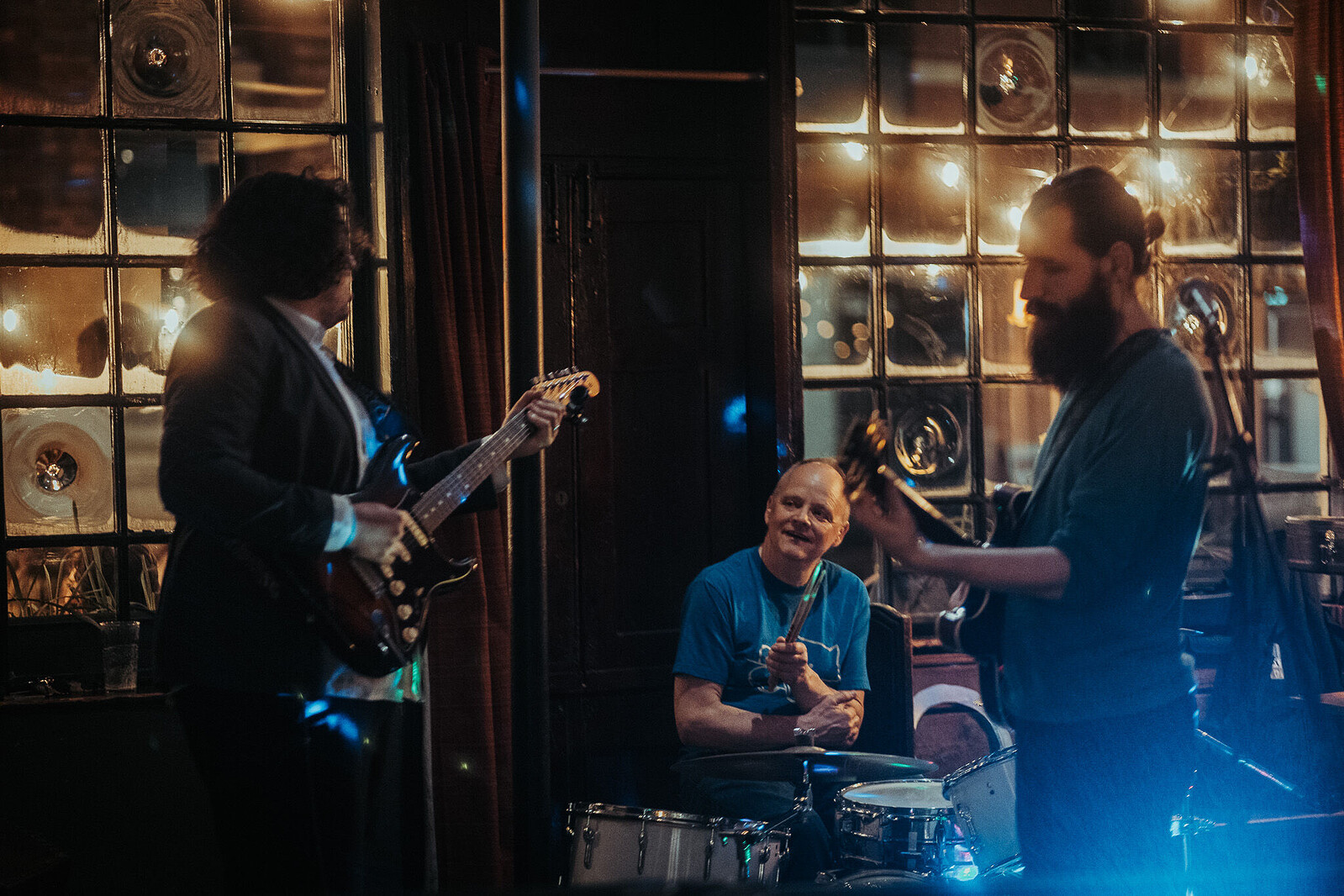 FREE MUSIC at The Famous Royal Navy Volunteer