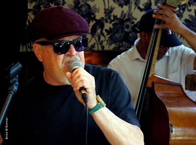 Peter Jones plays The Flamingo Club at The Grain Barge