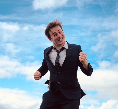 Alex Kitson: Now Look Here at The Robin Hood