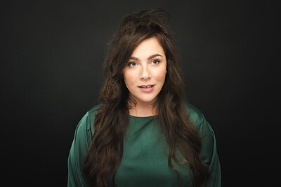 Anna Thomas: How To Juggle a Ferret at The Robin Hood